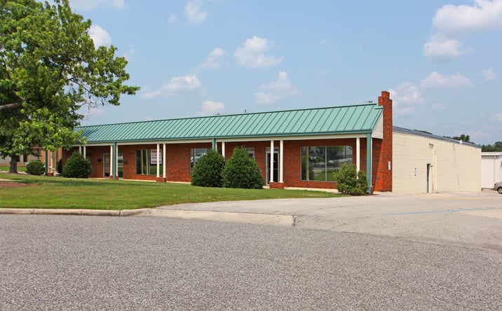 Pictures of Office, Industrial property located at 3433 N Lorna Ave, Fresno, CA 35216 for lease - image #1