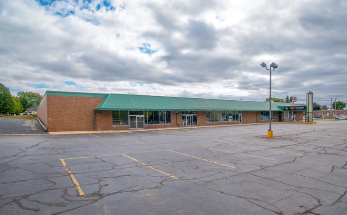 Pictures of Retail property located at 2271 True Ln, Ashwaubenon, WI 54304 for lease - image #1