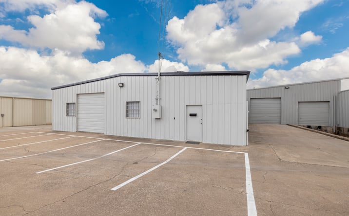 Pictures of Industrial property located at 4400 Garland Dr., Haltom City, TX 76117 for lease - image #1