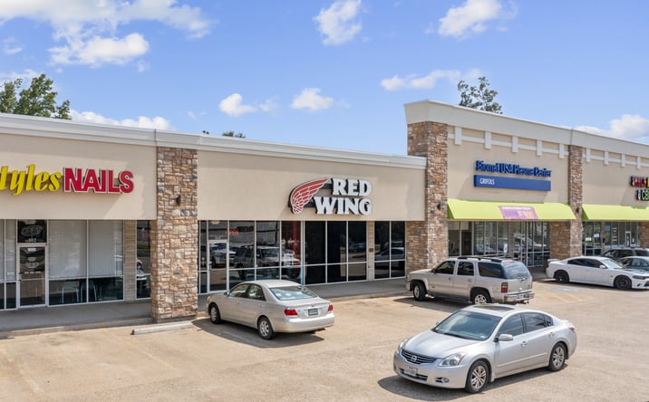 Pictures of Retail, Office property located at 2952 S John Redditt Dr, Lufkin, TX 75904 for lease - image #1