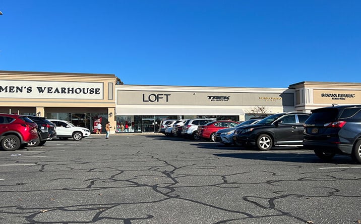 Pictures of Retail property located at 401 S Oyster Bay Rd, Plainview, NY 11803 for lease - image #1