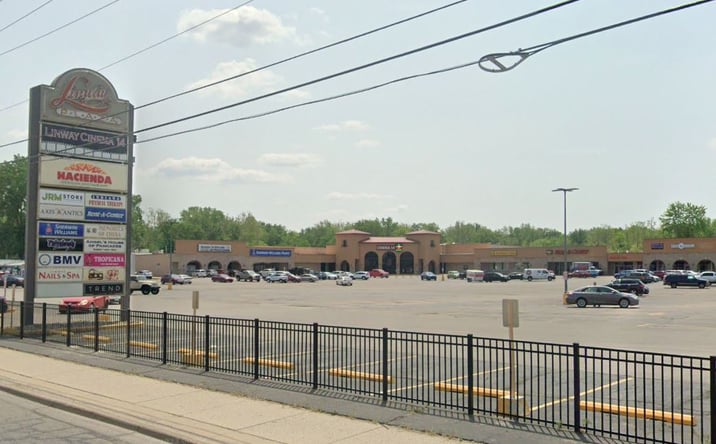 Pictures of Retail property located at 510-740 W Lincoln Ave, Goshen, IN 46526 for lease - image #1