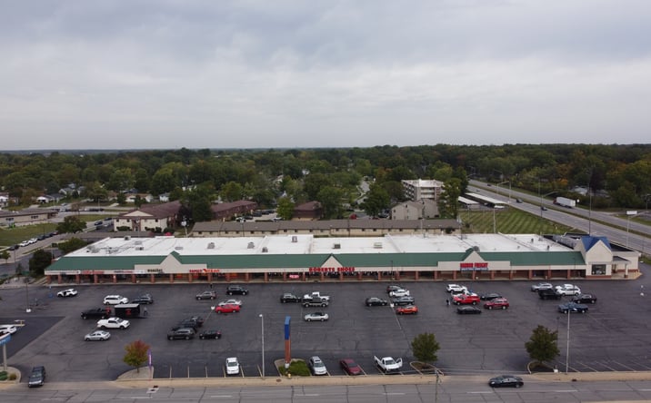 Pictures of Retail property located at 3905-3931 E State Blvd, Fort Wayne, IN 46805 for lease - image #1