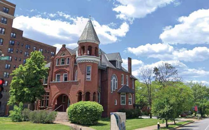 Pictures of Office property located at 1905 S Grand Blvd., St. Louis, MO 63110 for lease - image #1