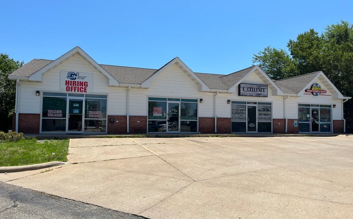 Pictures of Retail, Office property located at 3299 Court St, Pekin, IL 61554 for lease - image #1