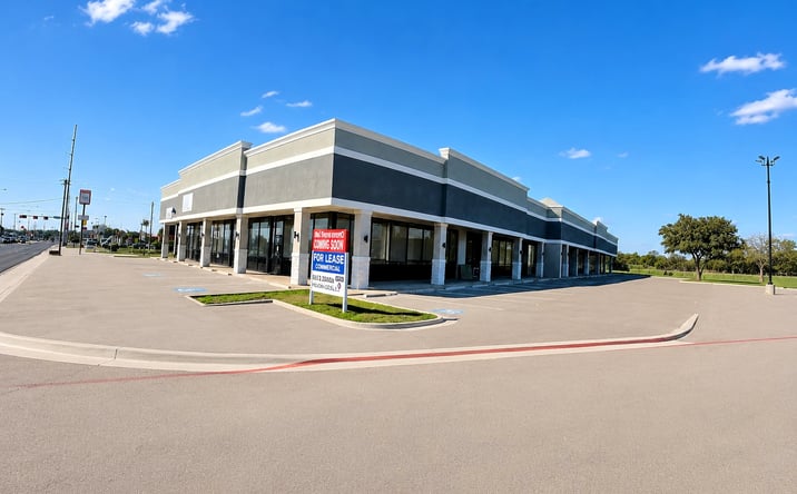 Pictures of Retail, Restaurant property located at 511 E Camp Wisdom Rd, Duncanville, TX 75116 for lease - image #1