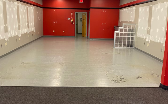 Pictures of Retail property located at 1233 N Eastman Rd, Kingsport, TN 37664 for lease - image #1