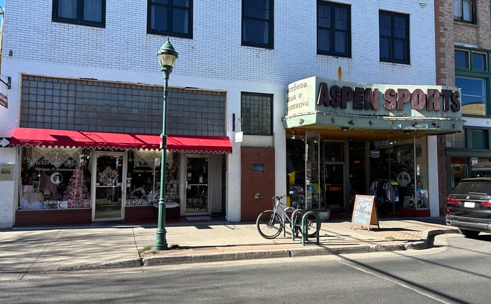 Pictures of Retail property located at 13 N San Francisco St, Flagstaff, AZ 86001 for lease - image #1