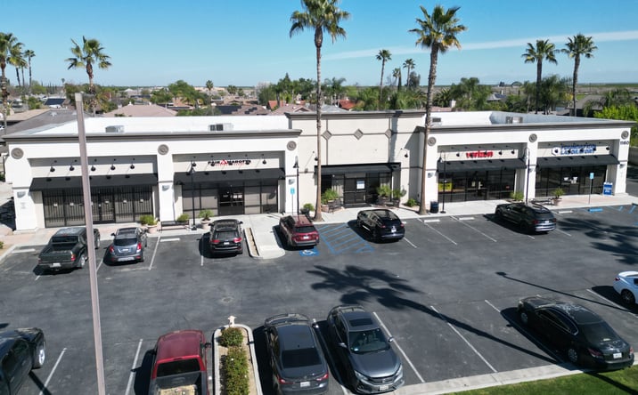 Pictures of Retail property located at 1150 E Lerdo Hwy, Shafter, CA 93263 for lease - image #1