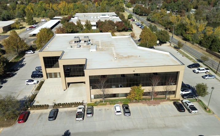 Pictures of Office property located at 4100 Perimeter Center Dr, Oklahoma City, OK 73112 for lease - image #1