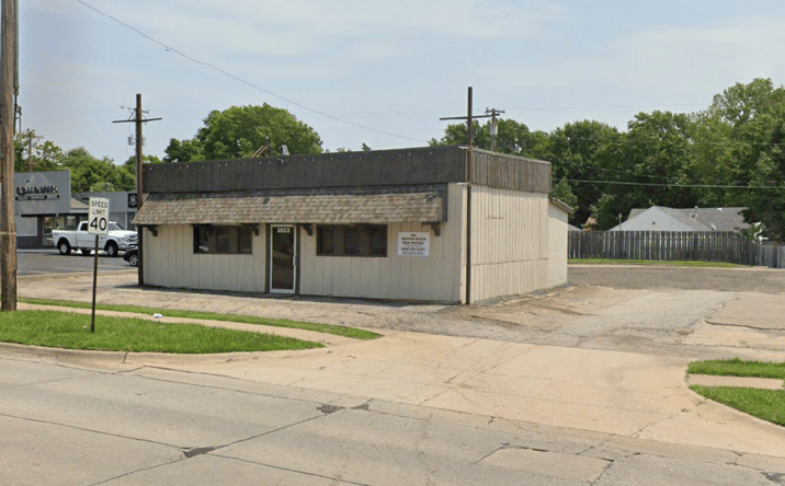 Pictures of Retail, Office property located at 2022 SW Gage Blvd, Topeka, KS 66604 for lease - image #1