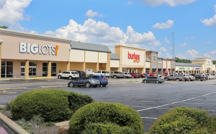 Pictures of Retail property located at 1725 W Loop 281, Longview, TX 75604 for lease - image #1