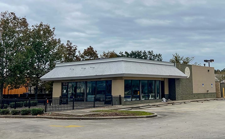 Pictures of Restaurant property located at 3114 Pontchartrain Dr, Slidell, LA 70458 for lease - image #1