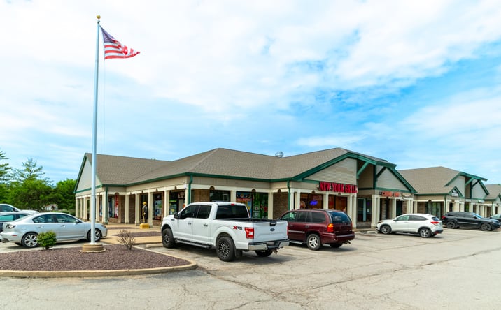Pictures of Retail, Office, Restaurant property located at 3801 Vaile Ave, Florissant, MO 63034 for lease - image #1
