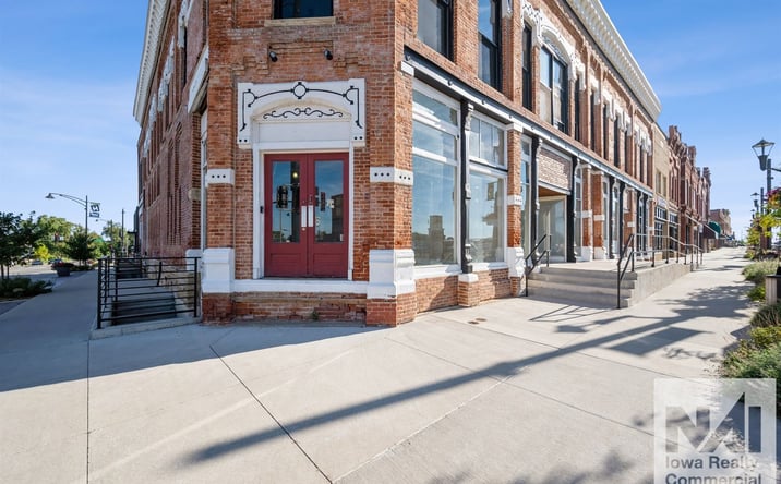 Pictures of Retail property located at 1000-1030 7th Avenue, Marion, IA 52302 for lease - image #1