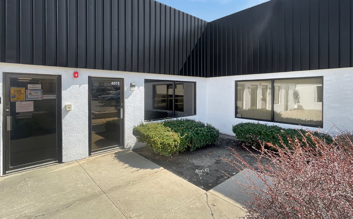 Pictures of Office property located at 407 W Jefferson St, Joliet, IL 60435 for lease - image #1