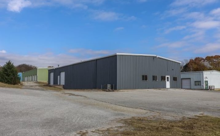 Pictures of Industrial, Office, Retail property located at 401 W Coffin St, Denison, TX 75020-6019 for lease - image #1