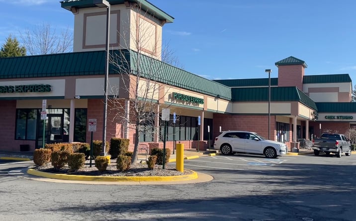 Pictures of Retail property located at 720 Grant St, Herndon, VA 20170 for lease - image #1