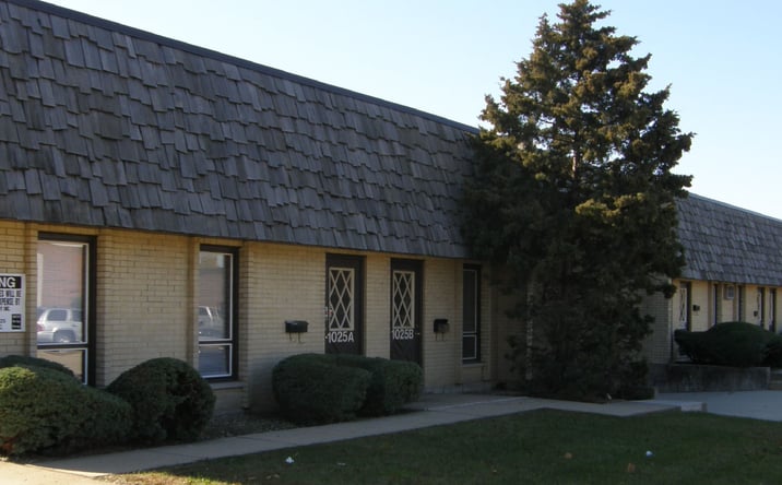 Pictures of Industrial property located at 1025 Lunt Ave, Schaumburg, IL 60193 for lease - image #1