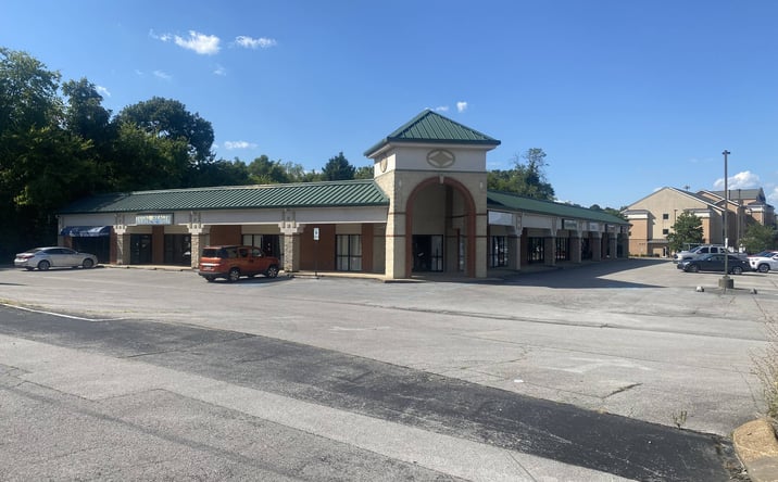 Pictures of Retail, Office, Restaurant property located at 1461 N Mack Smith Rd, East Ridge, TN 37412 for lease - image #1