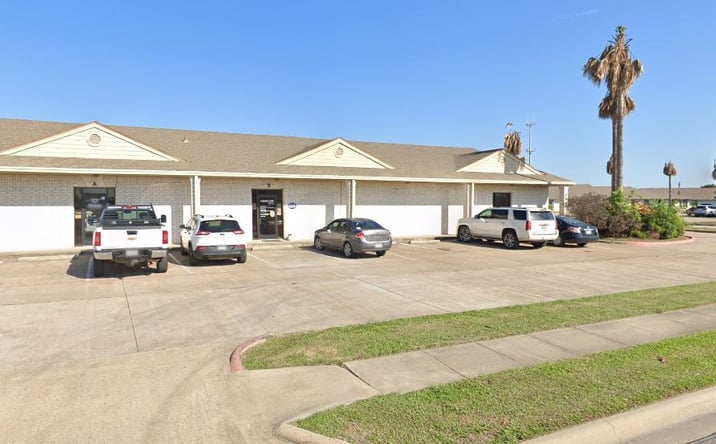 Pictures of Office property located at 209 & 213 E Cedar Dr, Portland, TX 78374 for lease - image #1