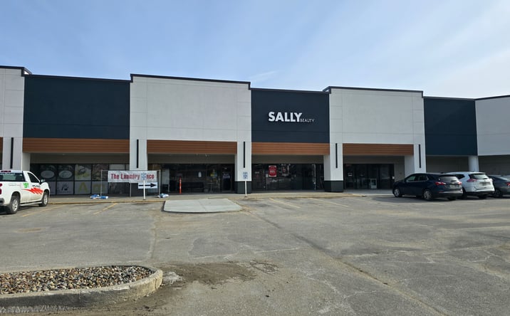 Pictures of Retail property located at 4365 Merle Hay Rd, Des Moines, IA 50310 for lease - image #1