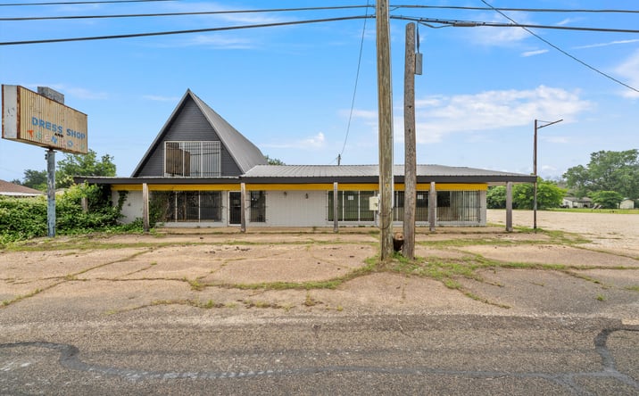 Pictures of Retail property located at 203 N Lacy Dr, Waco, TX 76705 for lease - image #1