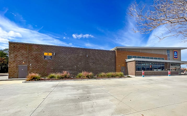 Pictures of Retail property located at 137 Northshore Blvd, Slidell, LA 70460 for lease - image #1
