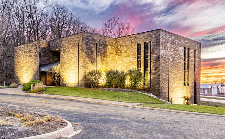 Pictures of Office property located at 2400 N Main St, East Peoria, IL 61611 for lease - image #1