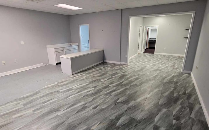 Pictures of Retail, Office, Restaurant property located at 5938 SW 17th St, Topeka, KS 66604 for lease - image #1