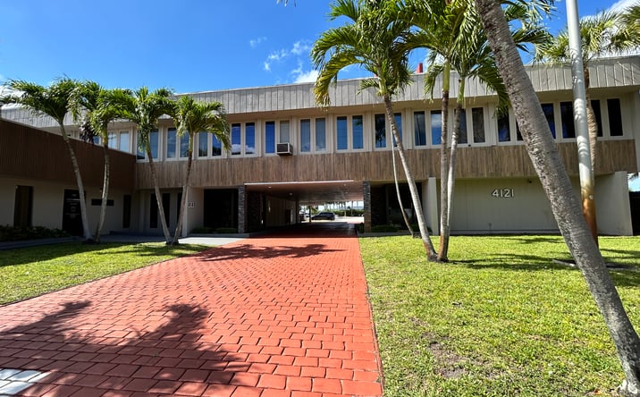 Pictures of Office property located at 4121 NW 5th St, Plantation, FL 33317 for lease - image #1