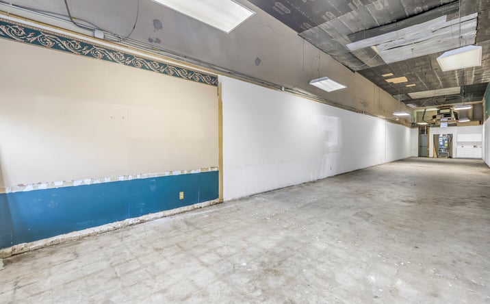 Pictures of Retail property located at 560 1st Ave N, St. Petersburg, FL 33701 for lease - image #1