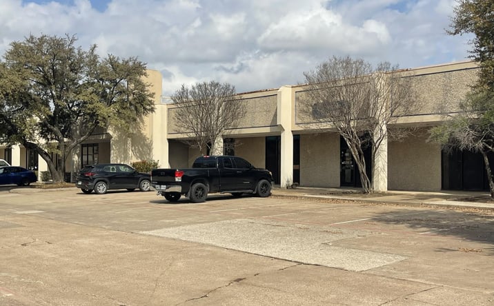 Pictures of Industrial property located at 4639 Irving Blvd, Dallas, TX 75247 for lease - image #1