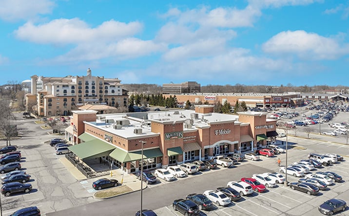 Pictures of Retail property located at 8840 N Michigan Rd, Indianapolis, IN 46268 for lease - image #1