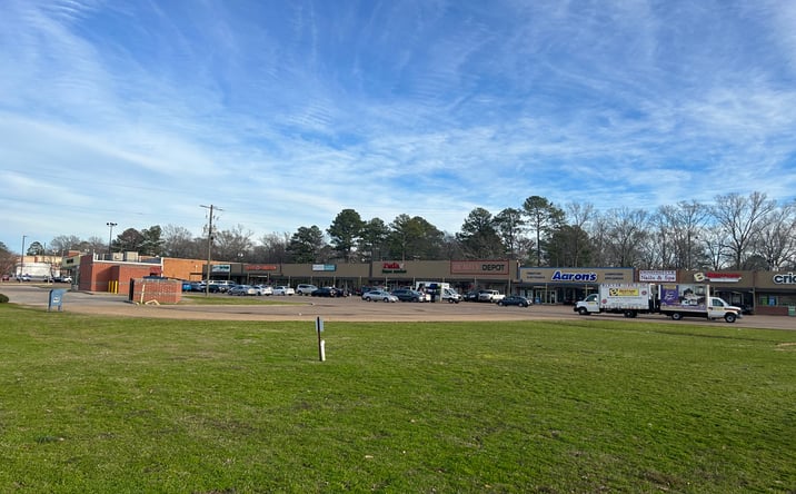 Pictures of Retail property located at 3141 US-80, Pearl, MS 39208 for lease - image #1