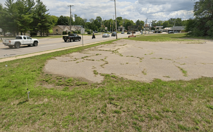 Pictures of Land property located at 623 W Allegan St, Plainwell, MI 49080 for lease - image #1