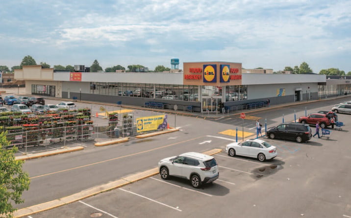 Pictures of Retail property located at 2000 Hempstead Turnpike, East Meadow, NY 11554 for lease - image #1
