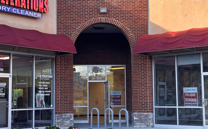 Pictures of Retail property located at 3200 Woodward Crossing Blvd, Buford, GA 30519 for lease - image #1