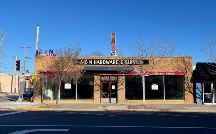 Pictures of Retail, Restaurant property located at 1561 Swift St, North Kansas City, MO 64116 for lease - image #1