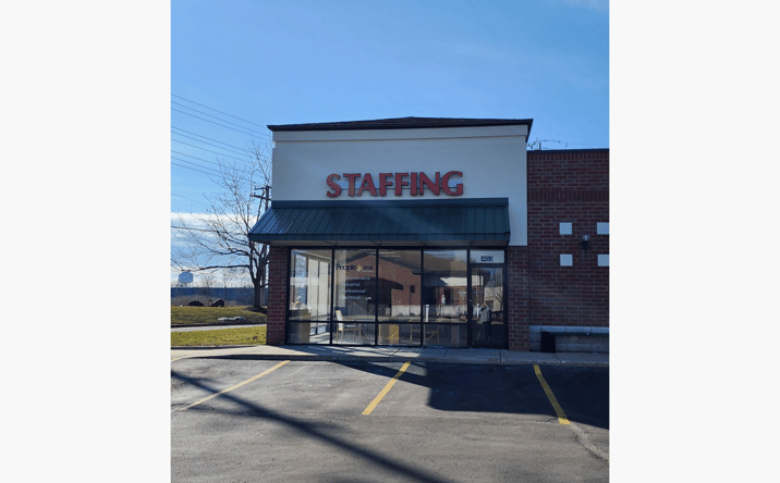 Pictures of Retail, Office, Restaurant property located at 4103 W Shamrock Ln, McHenry, IL 60050 for lease - image #1