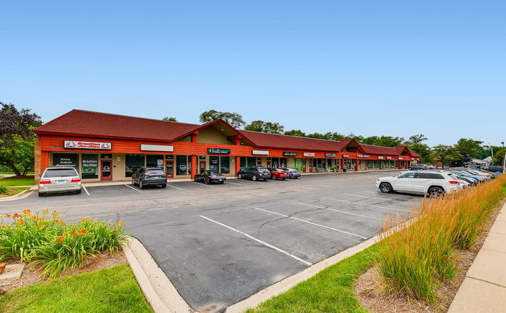 Pictures of Retail property located at 700-730 S Northwest Hwy, Barrington, IL 60010 for lease - image #1