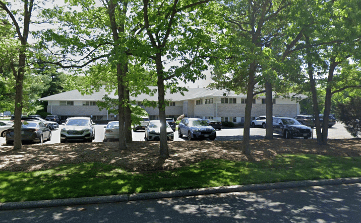 Pictures of Office property located at 366 Veterans Memorial Hwy, Commack, NY 11725 for lease - image #1