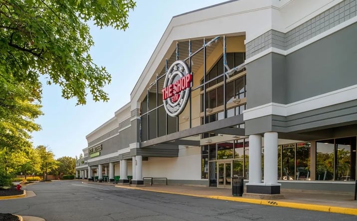 Pictures of Retail property located at 43761 Parkhurst Plaza, Ashburn, VA 20147 for lease - image #1