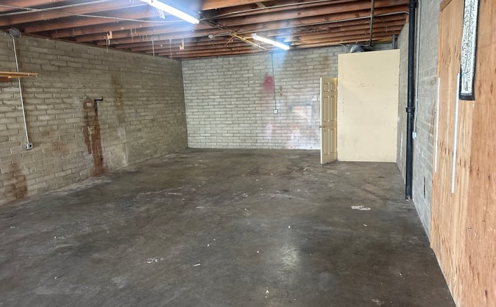 Pictures of Industrial property located at 14762 Arminta St, Los Angeles, CA 91402 for lease - image #1