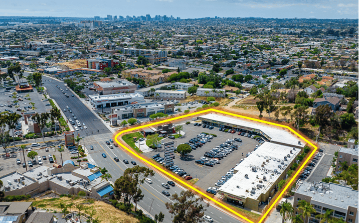 Pictures of Retail property located at 1401 E Plaza Blvd, National City, CA 91950 for lease - image #1