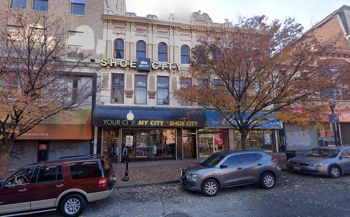 Pictures of Retail property located at 319 W Lexington St, Baltimore, MD 21201 for lease - image #1