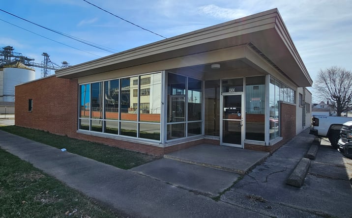 Pictures of Retail, Office, Industrial property located at 900 E 2nd St, Owensboro, KY 42303 for lease - image #1