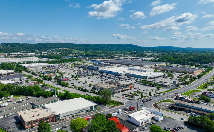 Pictures of Retail property located at 2801 E Market St, East York, PA 17402 for lease - image #1