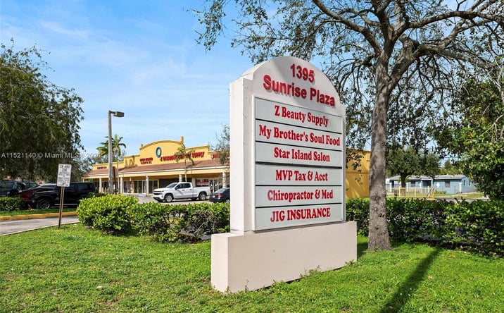 Pictures of Retail property located at 1395 W Sunrise Blvd, Fort Lauderdale, FL 33311 for lease - image #1