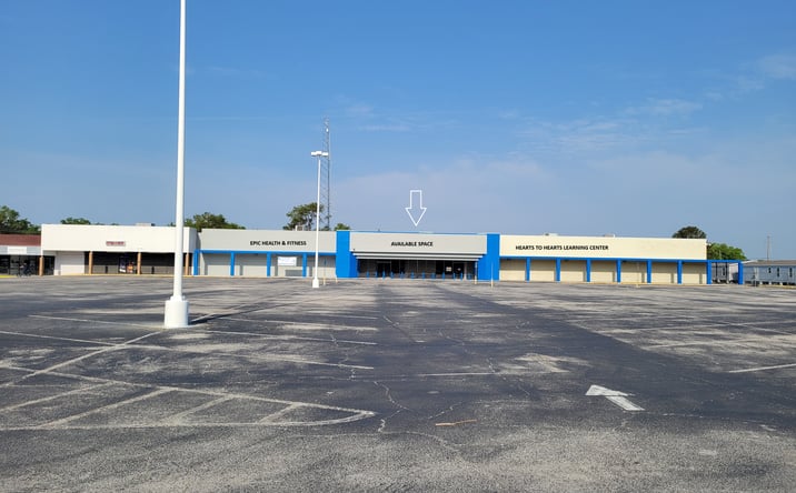 Pictures of Retail property located at 1010 N Main St, Bushnell, FL 33513 for lease - image #1